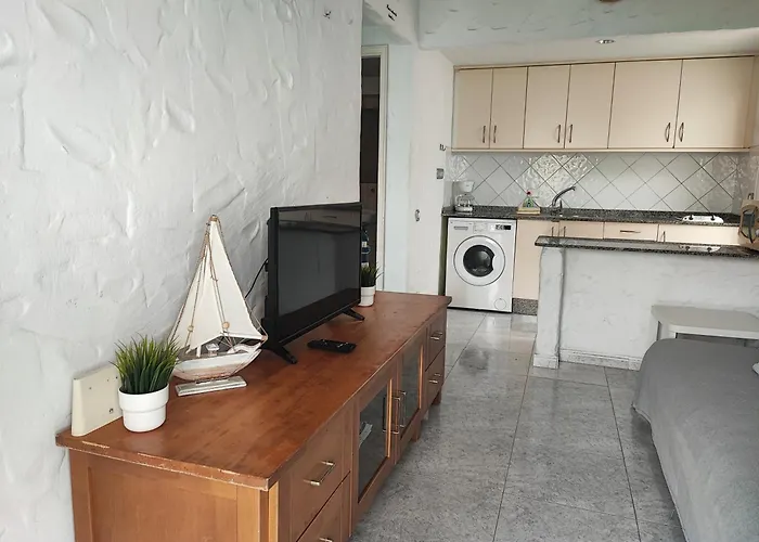 Private Next To Yumbo Center Apartment