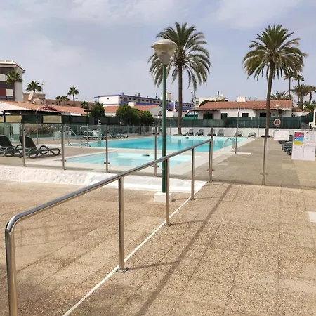 Private Next To Yumbo Center Διαμέρισμα