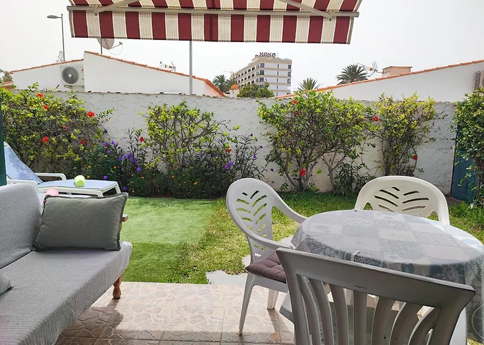 Private Next To Yumbo Center Διαμέρισμα *