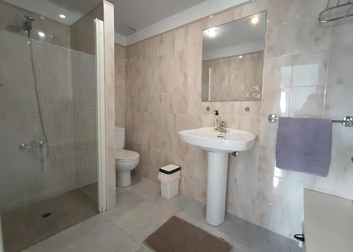 Private Next To Yumbo Center Διαμέρισμα *